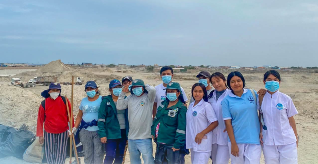 Alumnos del Instituto Ricardo Ramos Plata se suman a jornada ambiental en el A H  Los Portales