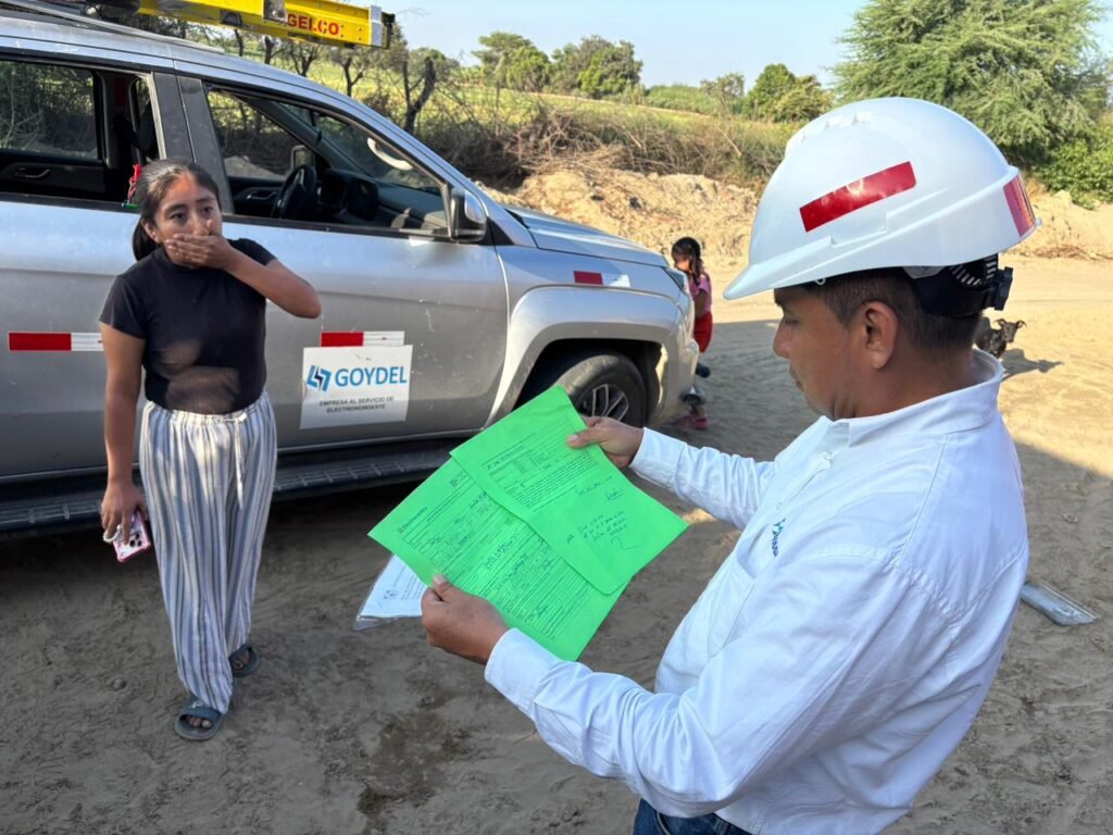 Falsos técnicos de ENOSA estafan a vecinos de Catacaos con supuestos suministros eléctricos
