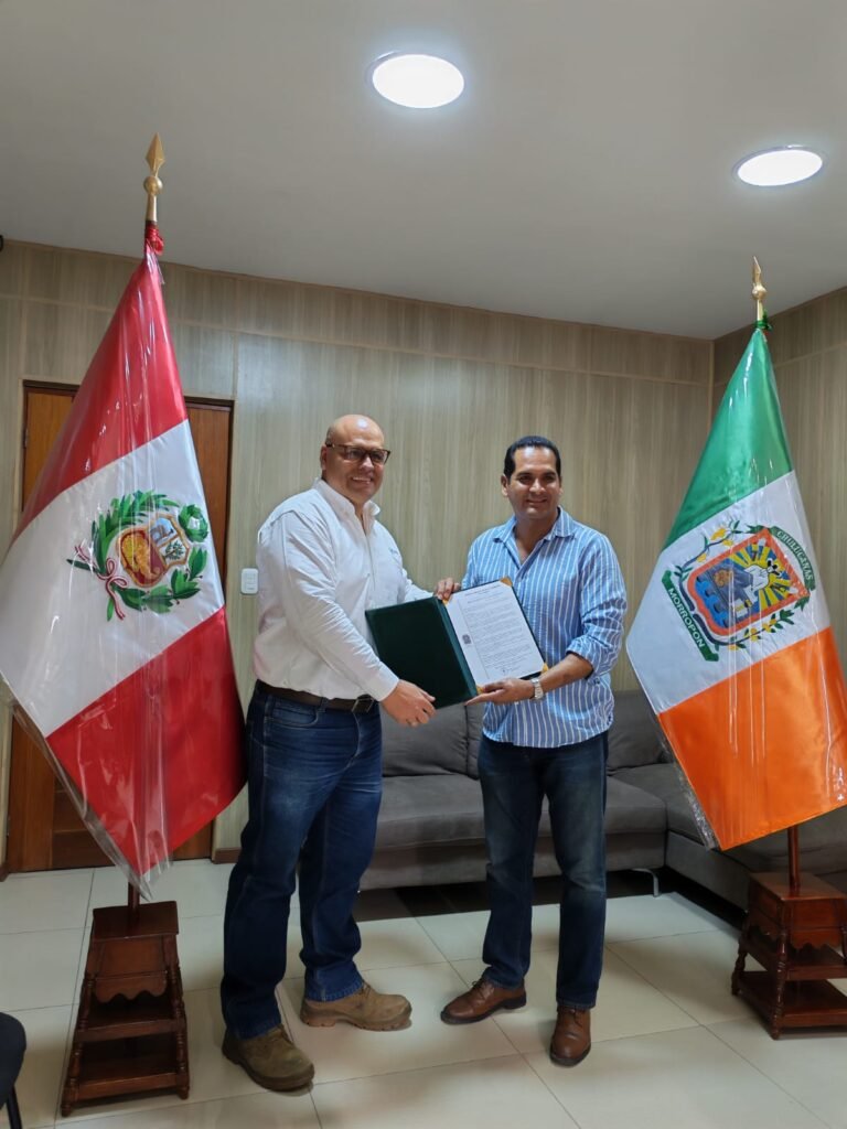 Municipalidad de Chulucanas reconoce a ENOSA por su aporte a la mejora de la iluminación pública