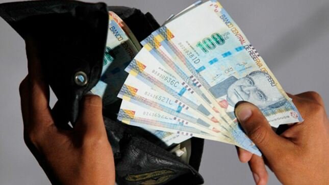 ¿Cuándo aumentarán el sueldo mínimo a 1,300 soles en Perú? Estas son las fechas