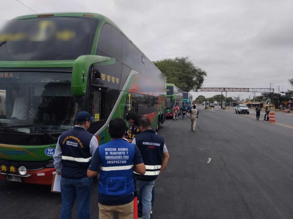 Operativo por Fiestas Patrias permitió iniciar proceso de expulsión de 25 extranjeros e imponer más de 35 sanciones al transporte