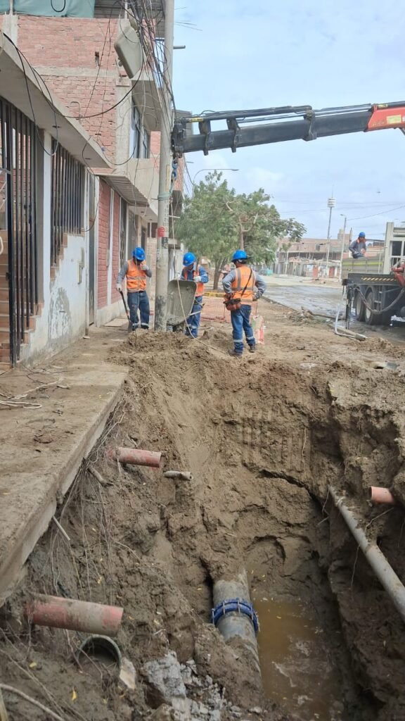 ENOSA reubica poste afectado por aniego en Santa Margarita