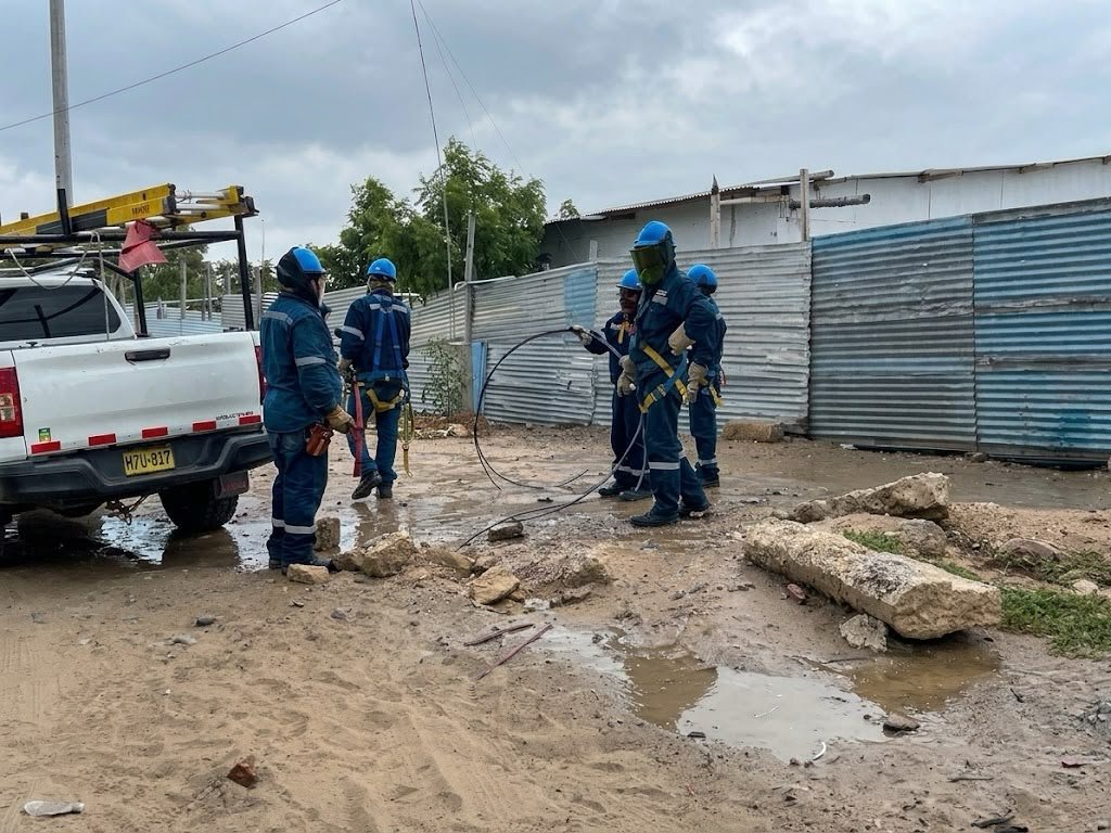 Enosa advierte que las conexiones clandestinas provocan cortes de luz en Piura