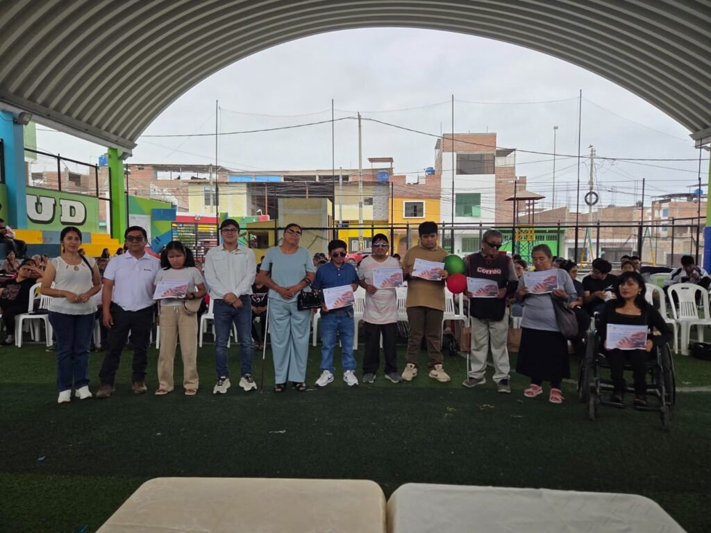 Sechura: personas con discapacidad visual culminan curso de lectura y escritura Braille