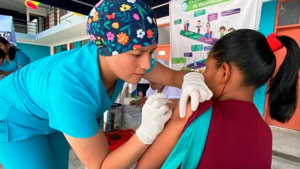 Minsa amplía puntos de vacunación contra el dengue e incorpora establecimientos de EsSalud